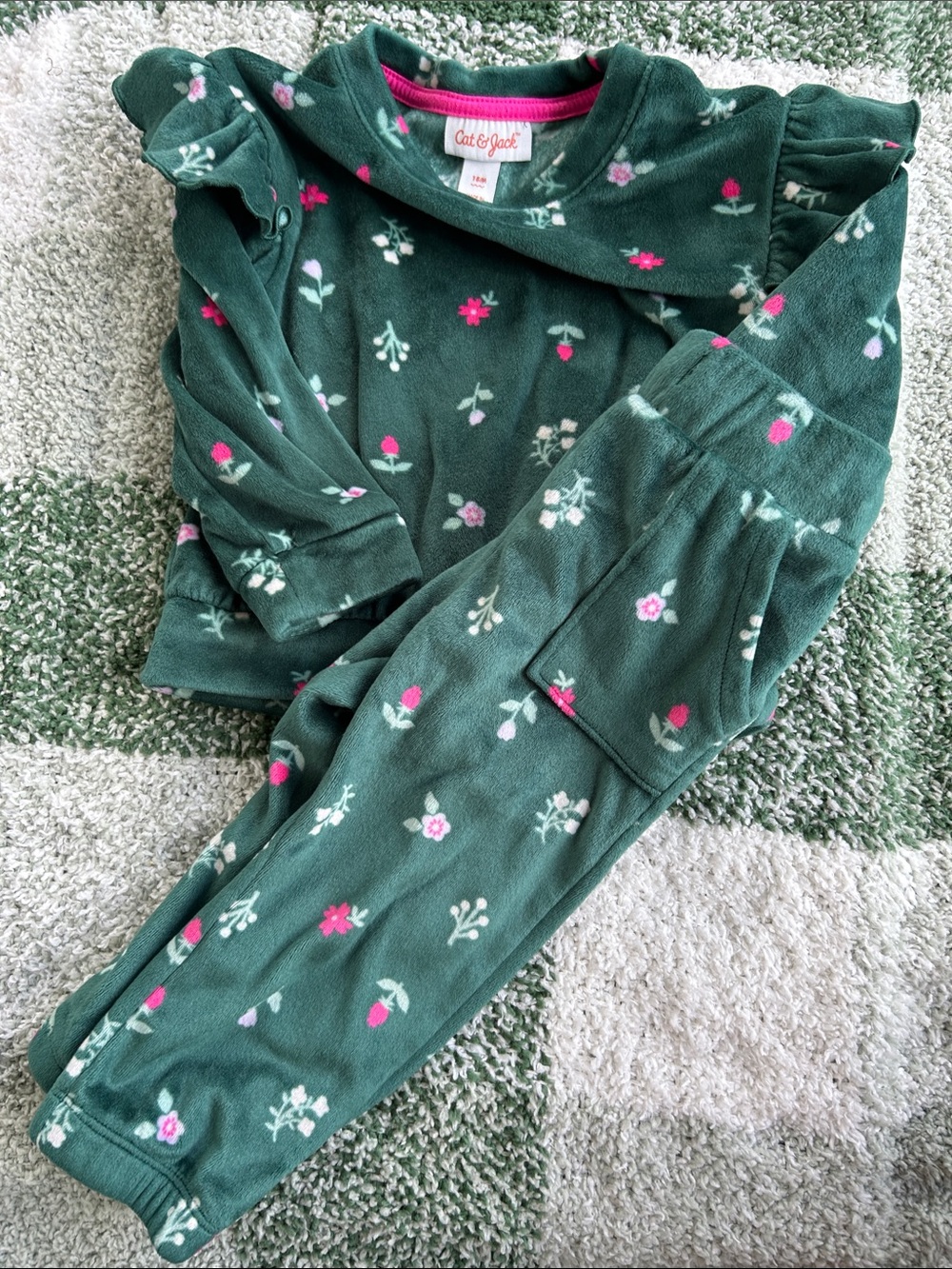 Cat & Jack Green Floral Fleece Pajama Set with Pink Accents